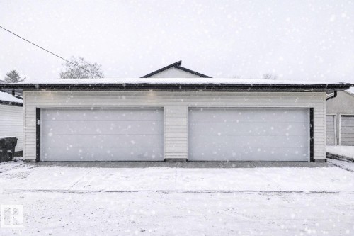 11633 St Albert Trail, Edmonton, AB - Outdoor