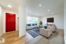 6708 132 Avenue, Edmonton, AB  - Indoor Photo Showing Living Room 