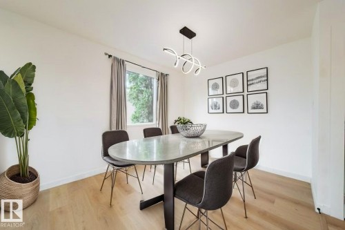 6708 132 Avenue, Edmonton, AB - Indoor Photo Showing Dining Room
