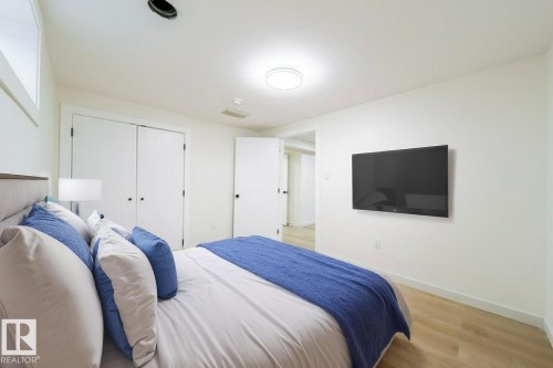 6708 132 Avenue, Edmonton, AB - Indoor Photo Showing Bedroom