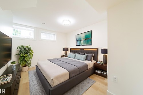 6708 132 Avenue, Edmonton, AB - Indoor Photo Showing Bedroom