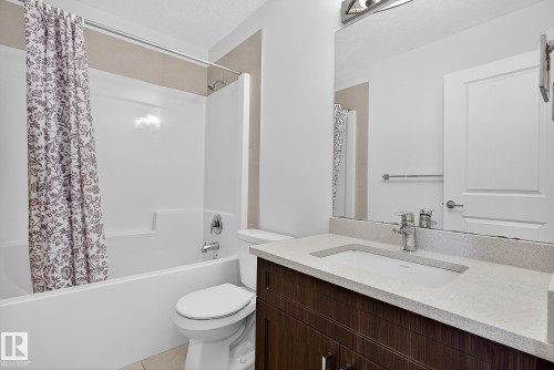 22015 85 Ave, Edmonton, AB - Indoor Photo Showing Bathroom