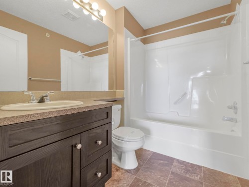 423 1520 Hammond Gate, Edmonton, AB - Indoor Photo Showing Bathroom