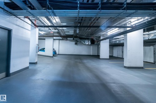 304 11933 Jasper Avenue, Edmonton, AB - Indoor Photo Showing Garage