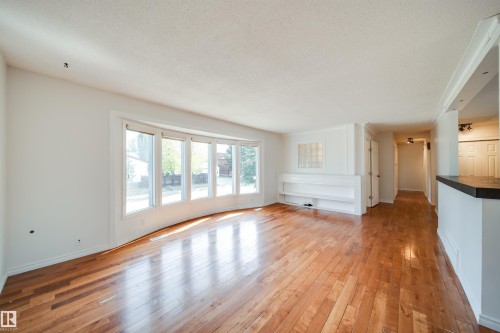 18851 99A Avenue Nw, Edmonton, AB - Indoor Photo Showing Other Room