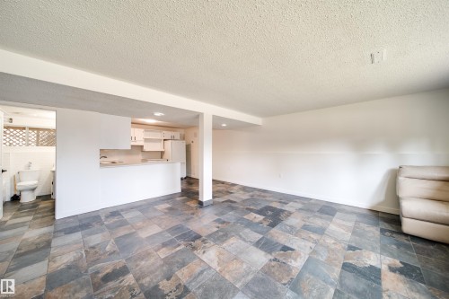 18851 99A Avenue Nw, Edmonton, AB - Indoor Photo Showing Other Room