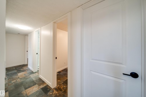 18851 99A Avenue Nw, Edmonton, AB - Indoor Photo Showing Other Room