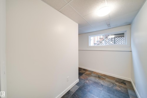 18851 99A Avenue Nw, Edmonton, AB - Indoor Photo Showing Other Room