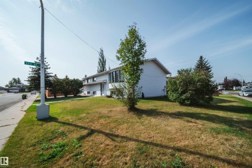 18851 99A Avenue Nw, Edmonton, AB - Outdoor