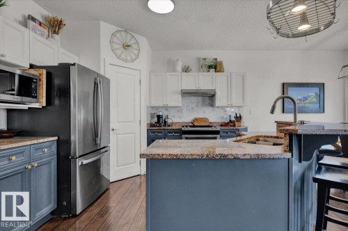 1404 Latta Court, Edmonton, AB - Indoor Photo Showing Kitchen With Double Sink With Upgraded Kitchen