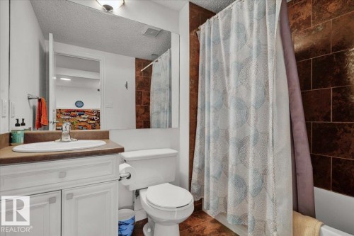 1404 Latta Court, Edmonton, AB - Indoor Photo Showing Bathroom