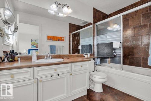1404 Latta Court, Edmonton, AB - Indoor Photo Showing Bathroom