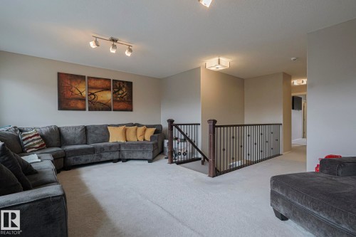 17135 47 Street, Edmonton, AB - Indoor Photo Showing Living Room