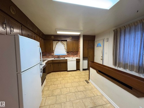 12245 77 Street, Edmonton, AB - Indoor