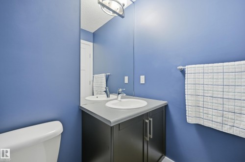22112 88 Avenue, Edmonton, AB - Indoor Photo Showing Bathroom