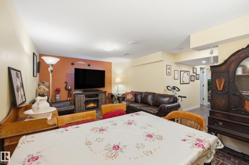 22112 88 Avenue, Edmonton, AB - Indoor