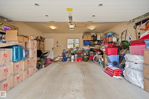 22112 88 Avenue, Edmonton, AB - Indoor Photo Showing Garage