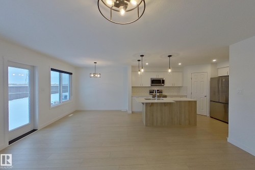18910 29 Avenue, Edmonton, AB - Indoor Photo Showing Kitchen