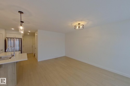18910 29 Avenue, Edmonton, AB - Indoor Photo Showing Kitchen