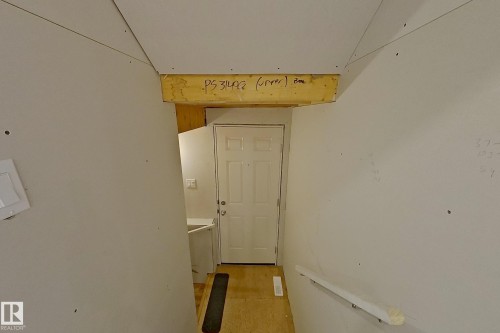 18910 29 Avenue, Edmonton, AB - Indoor Photo Showing Other Room