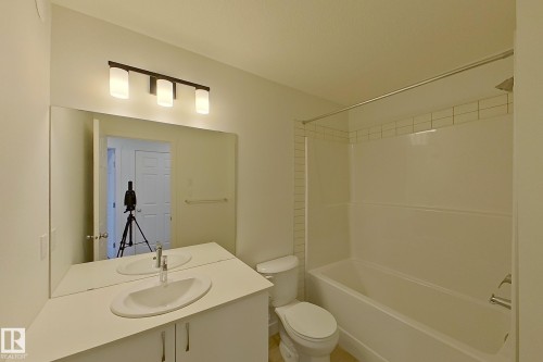 18910 29 Avenue, Edmonton, AB - Indoor Photo Showing Bathroom