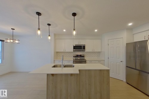18910 29 Avenue, Edmonton, AB - Indoor Photo Showing Kitchen With Upgraded Kitchen