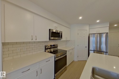18910 29 Avenue, Edmonton, AB - Indoor Photo Showing Kitchen