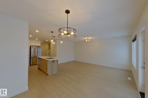 18910 29 Avenue, Edmonton, AB - Indoor Photo Showing Other Room