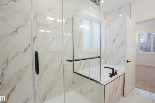 5211 104A Street Nw, Edmonton, AB - Indoor Photo Showing Bathroom