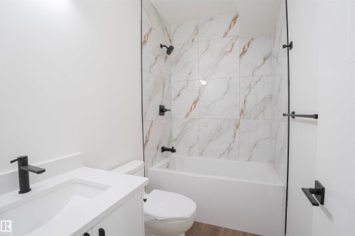 5211 104A Street Nw, Edmonton, AB - Indoor Photo Showing Bathroom