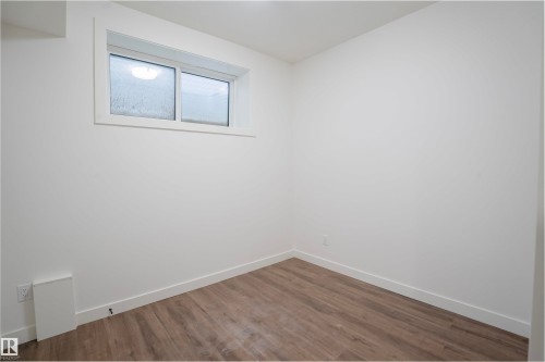 5211 104A Street Nw, Edmonton, AB - Indoor Photo Showing Other Room