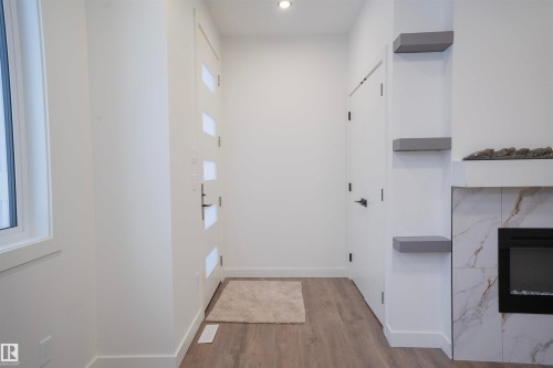 5211 104A Street Nw, Edmonton, AB - Indoor Photo Showing Other Room