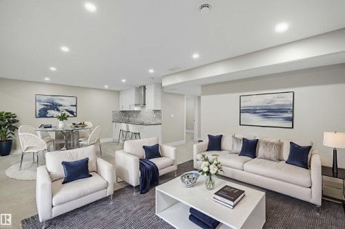 7122 Armour Link, Edmonton, AB - Indoor Photo Showing Living Room