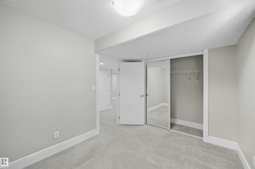 7122 Armour Link, Edmonton, AB - Indoor Photo Showing Other Room