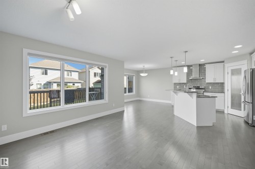 7122 Armour Link, Edmonton, AB - Indoor Photo Showing Kitchen With Upgraded Kitchen