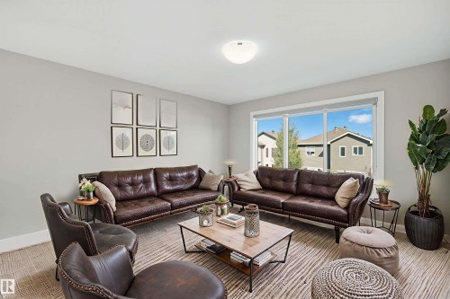 7122 Armour Link, Edmonton, AB - Indoor Photo Showing Living Room