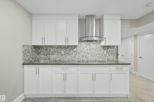 7122 Armour Link, Edmonton, AB - Indoor Photo Showing Kitchen