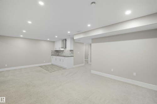 7122 Armour Link, Edmonton, AB - Indoor Photo Showing Other Room