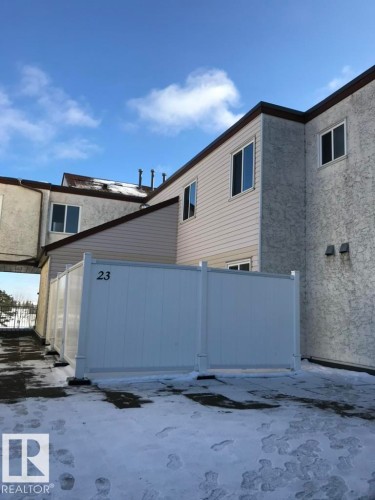 23 Lancaster Terrace  Edmonton, AB T5X 5S2