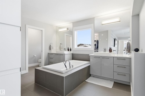 2046 Ware Road, Edmonton, AB - Indoor Photo Showing Bathroom