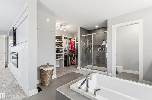 2046 Ware Road, Edmonton, AB - Indoor Photo Showing Bathroom