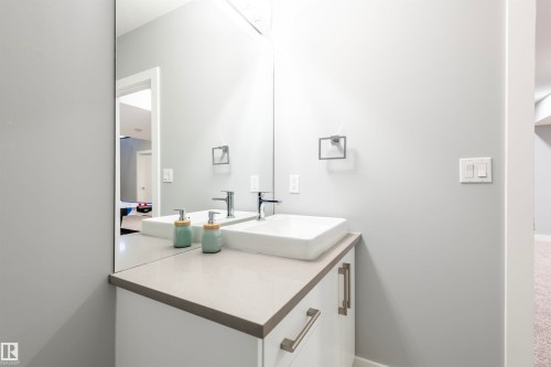 2046 Ware Road, Edmonton, AB - Indoor Photo Showing Bathroom