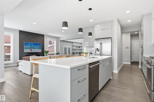 2046 Ware Road, Edmonton, AB - Indoor Photo Showing Kitchen With Upgraded Kitchen