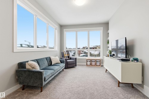 2046 Ware Road, Edmonton, AB - Indoor Photo Showing Living Room