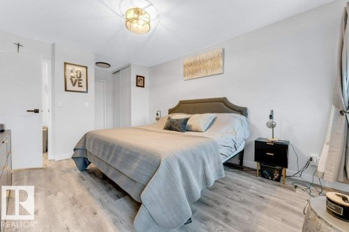 18010 96 Ave, Edmonton, AB - Indoor Photo Showing Bedroom