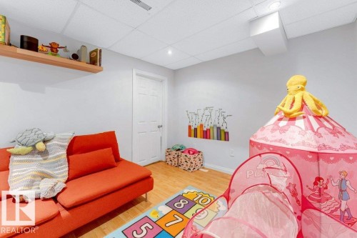 18010 96 Ave, Edmonton, AB - Indoor