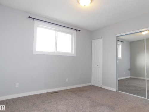 1412 Lakewood Road W, Edmonton, AB - Indoor Photo Showing Other Room