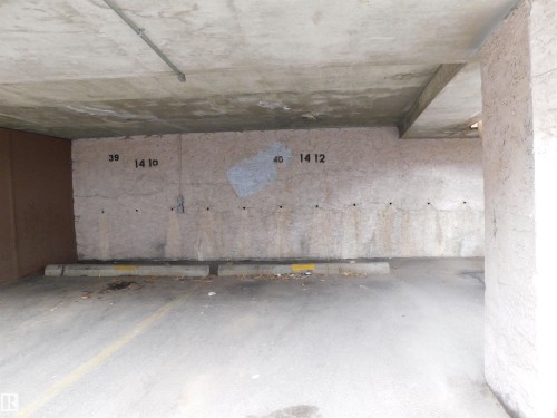 1412 Lakewood Road W, Edmonton, AB - Indoor Photo Showing Garage