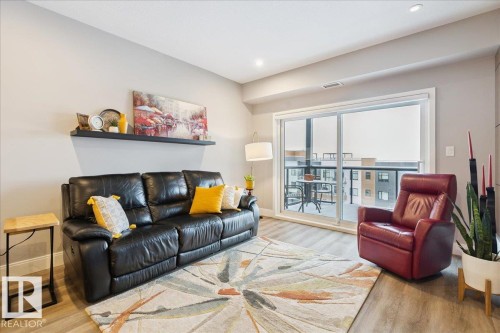 527 7463 May Common, Edmonton, AB - Indoor Photo Showing Living Room