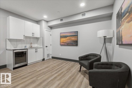 527 7463 May Common, Edmonton, AB - Indoor